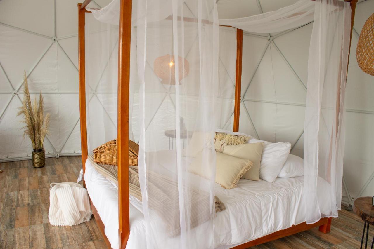 キンバヤ Orange Glampingヴィラ エクステリア 写真