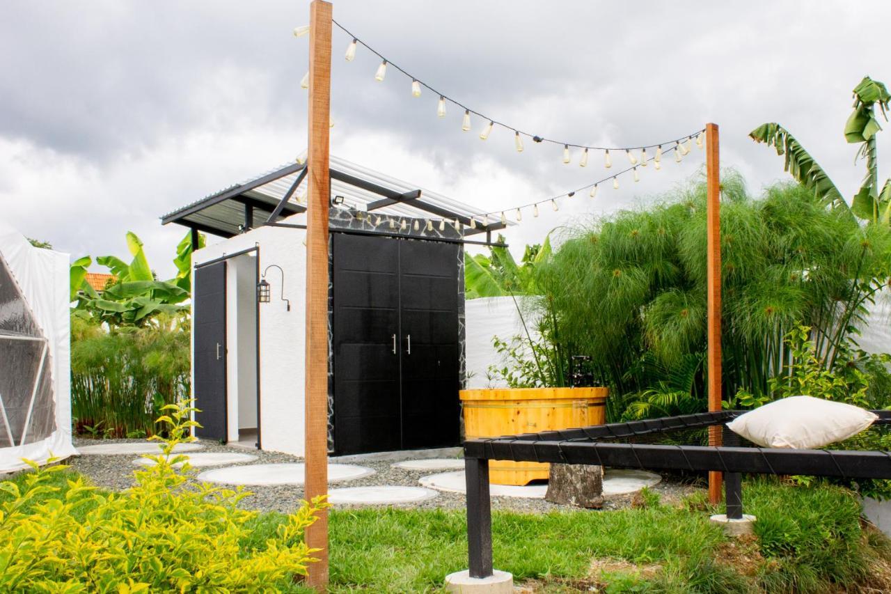 キンバヤ Orange Glampingヴィラ エクステリア 写真