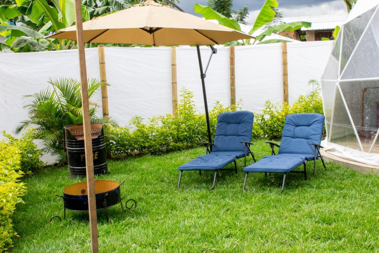 キンバヤ Orange Glampingヴィラ エクステリア 写真