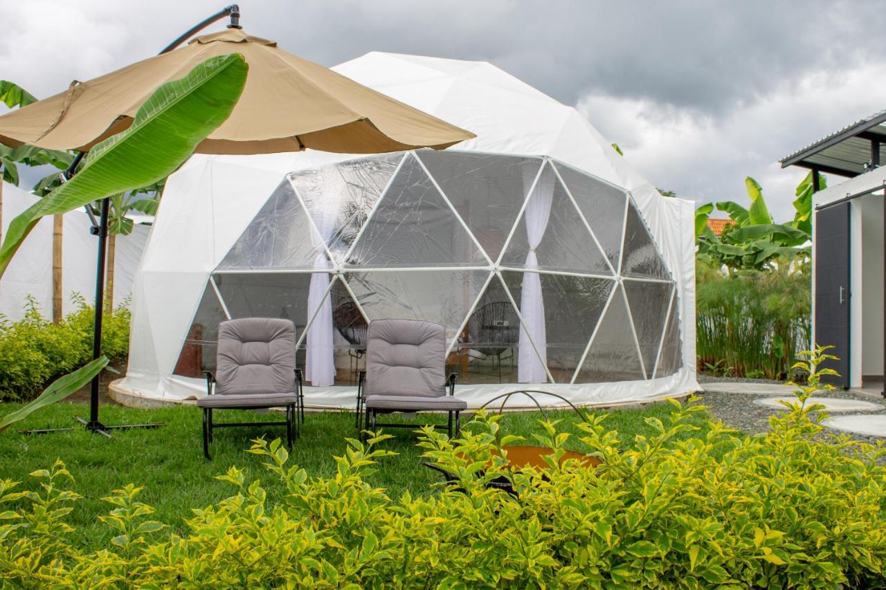 キンバヤ Orange Glampingヴィラ エクステリア 写真