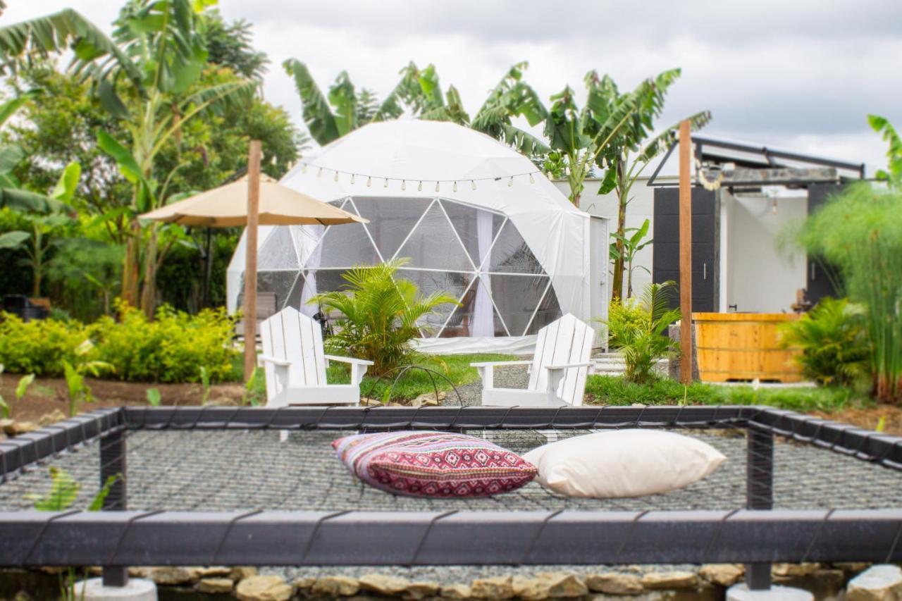 キンバヤ Orange Glampingヴィラ エクステリア 写真
