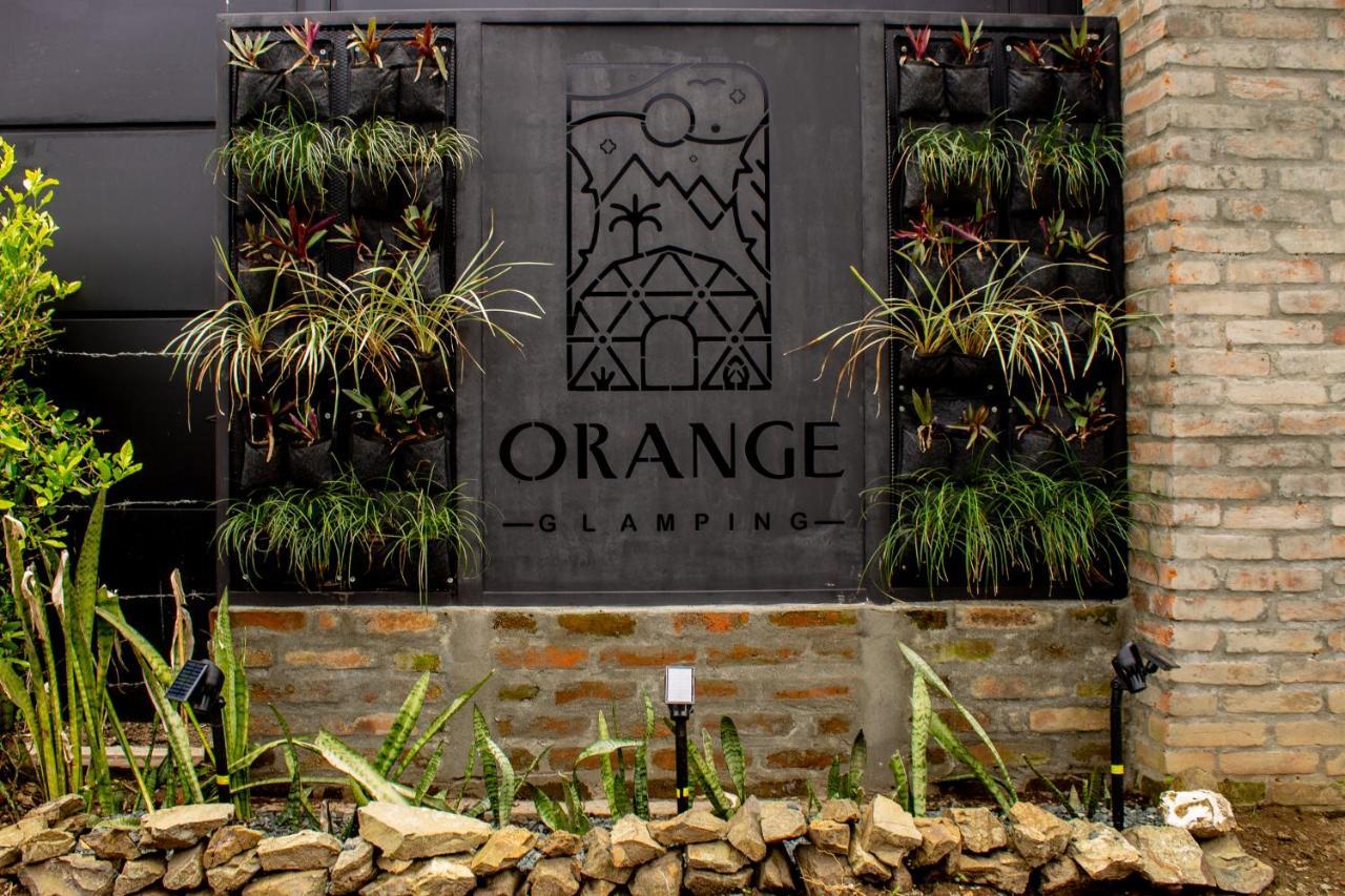 キンバヤ Orange Glampingヴィラ エクステリア 写真
