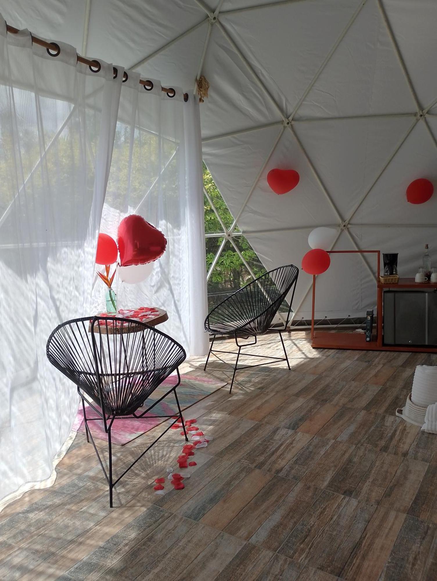 キンバヤ Orange Glampingヴィラ エクステリア 写真