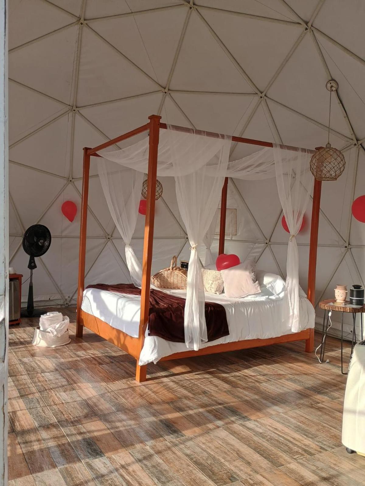 キンバヤ Orange Glampingヴィラ エクステリア 写真